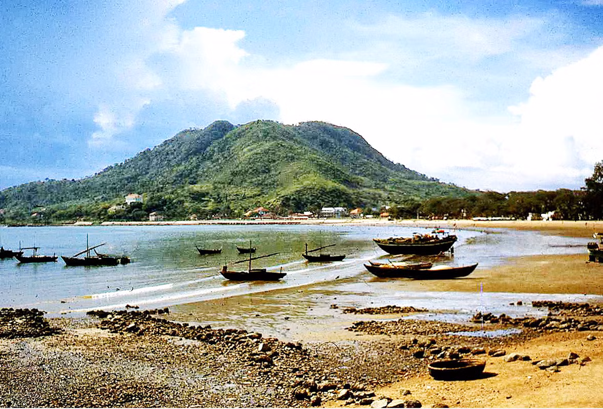 Bến cá ở Bãi Trước. Ảnh: Bruce Tremellen.