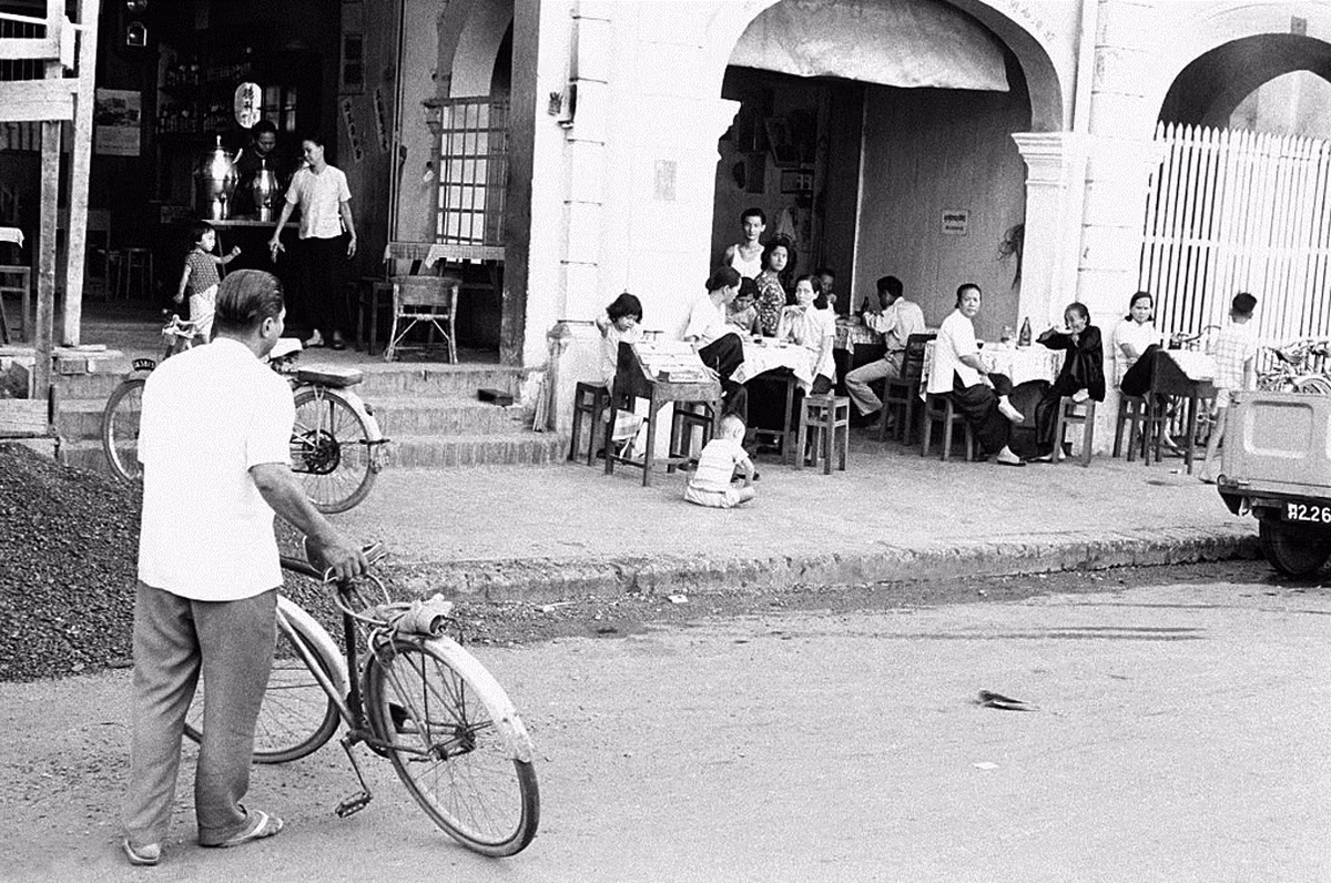 Một quán ăn vỉa hè Sài Gòn. Ảnh: Getty.