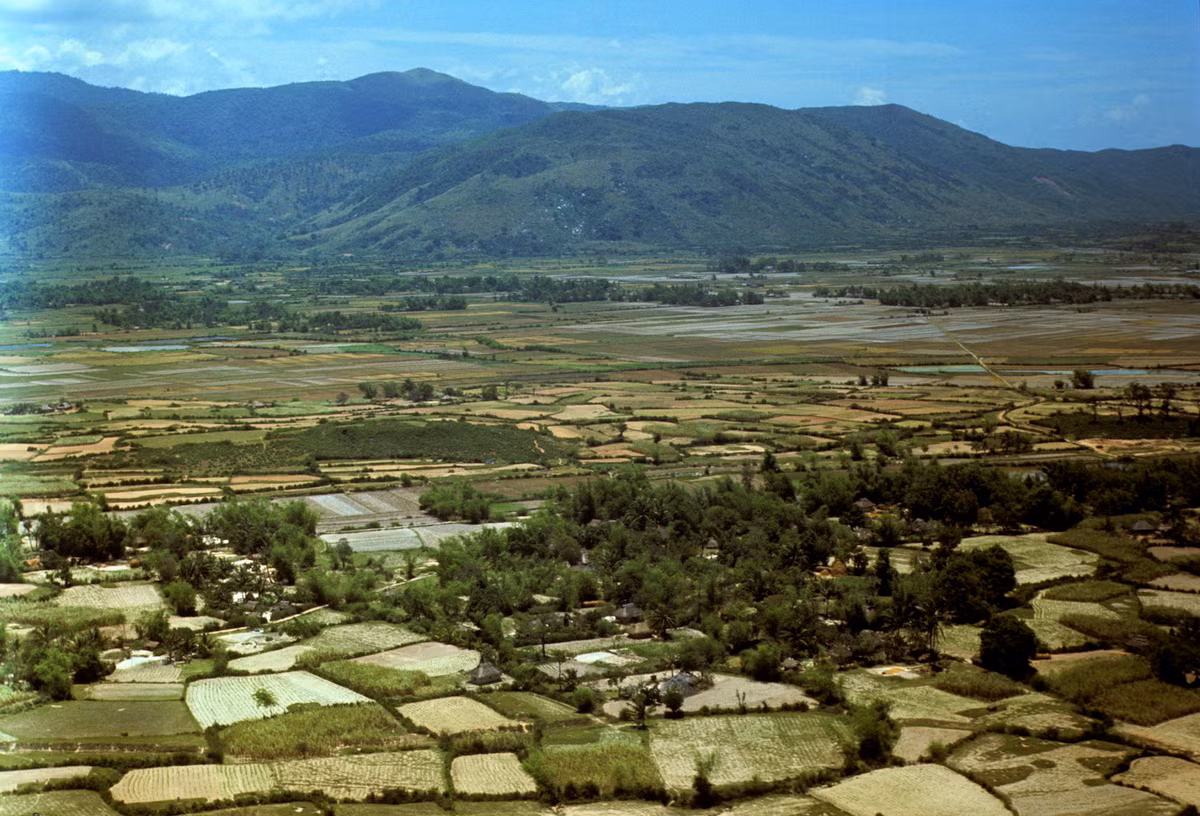 Quang cảnh nhìn từ một điểm cao của căn cứ LZ Liz. Ảnh: Arty611.smugmug.com.
