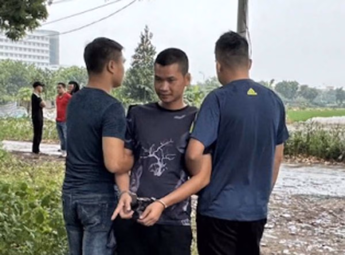 Với sự nỗ lực cao của các lực lượng phối hợp, đến 15h50 ngày 18/7, lực lượng công an đã xác định, bắt giữ đối tượng gây án là Lê Văn Công (SN 1990, trú tại thôn Nhuế, xã Kim Chung, huyện Đông Anh) khi đối tượng đang lẩn trốn tại nhà riêng. Công là đối tượng nghiện ma túy, có tiền sự đi cai nghiện bắt buộc. Tại CQĐT, Công khai, do không có nghề nghiệp ổn định, thường xuyên sử dụng ma túy, không có tiền chi tiêu nên nảy sinh ý định đi cướp tài sản của lái "xe ôm" công nghệ.