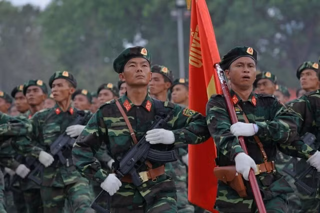 Theo đó, những đơn vị đầu tiên được trang bị đồng bộ Galil ACE là lực lượng trinh sát, đặc nhiệm với phiên bản carbine nhỏ gọn Galil ACE 31 thay thế cho các loại AKS và M18 trước đây. Nguồn ảnh: Danviet.