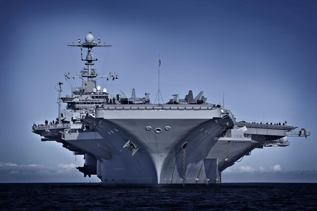 Tàu sân bay USS Enterprise từng phục vụ Hải quân Mỹ từ năm 1961 cho tới năm 2012. Hiện tại, tên "Enterprise" đã được Hải quân Mỹ sử dụng cho tàu CVN 80 - một trong số những tàu sân bay lớp Ford mới nhất của Mỹ hiện đang được đóng mới. Nguồn ảnh: BI.