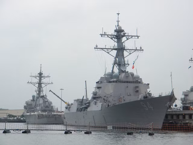 Công suất đầu ra của USS Nitze tối đa lên tới 100.000 sức ngựa, cho phép nó di chuyển được với tốc độ lên tới 30 hải lý giờ - tương đương với 56 km/h. Nguồn ảnh: Militarytoday.