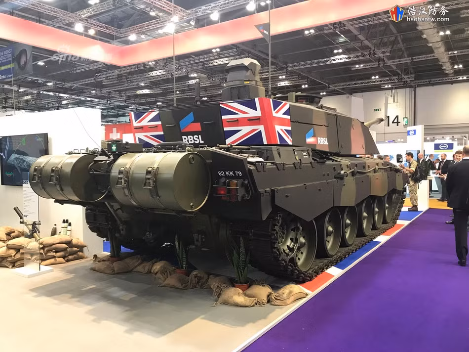 Đây là một cải tiến vượt bậc, cho phép xe tăng chủ lực Challenger 2 tăng sức chiến đấu và khả năng diệt tăng trên chiến trường - điều mà trước đây nhiều người luôn nghi ngờ khi cỗ xe tăng này được trang bị pháo nòng xoắn. Nguồn ảnh: Haohanfw.