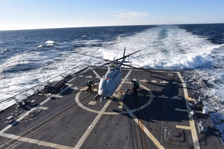 Các thiết bị radar mà nó mang theo đã khiến giá của mỗi chiếc MQ-8C Fire Scout bị đội lên quá cao, lên tới hơn 20 triệu USD cho một chiếc và bản thân chương trình nghiên cứu, phát triển để cải biên Bell 407 từ trực thăng có người lái sang phiên bản không người lái cũng tốn tới hơn 3 tỷ USD. Nguồn ảnh: Grumman.