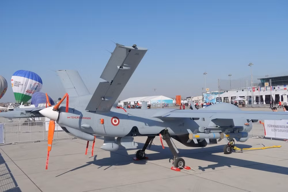 Anka có tầm hoạt động lên tưới 200 km, thời gian hoạt động tối đa trên không lên tới 24 giờ, mang theo được 200 kg vũ khí và có khả năng hoạt động ở độ cao lên tới gần 10.000 mét. Nguồn ảnh: Livejournal.