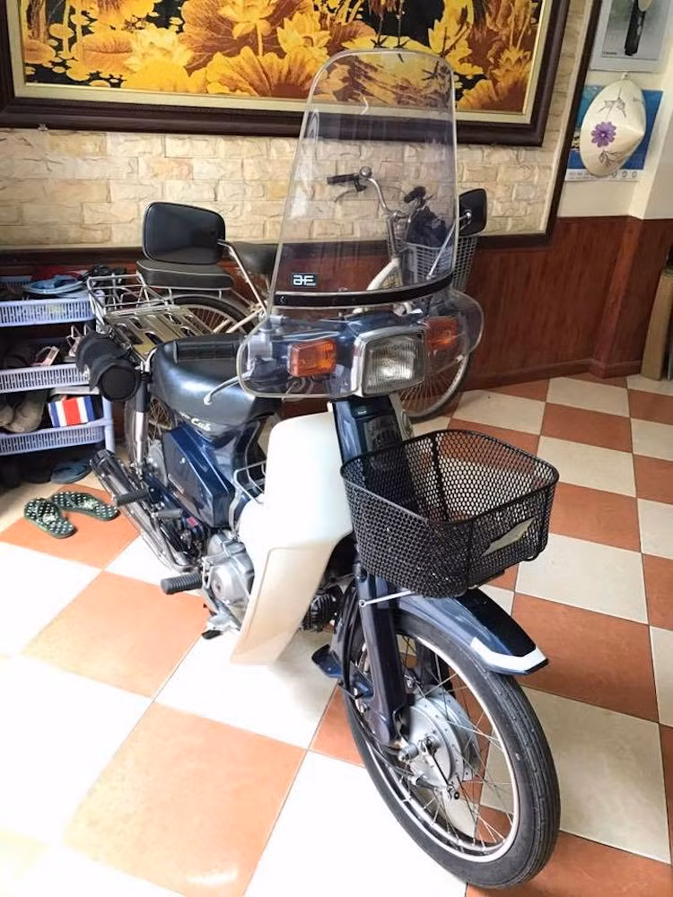 Trên thực tế, cách gọi Honda Cub 82 theo năm của người Việt đối với chiếc xe này là không chính xác khi phải tới năm 1984, Honda mới lần đầu tiên ra mắt thế hệ Super Cub C70 và C90 mới với kiểu dáng vuông vức hơn tại một số thị trường, trong đó có chính quốc Nhật Bản.
