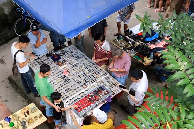 Nhiều người đến đây với mong muốn tìm lại những món đồ gắn bó với một thời kì lịch sử của dân tộc mà bản thân họ là nhân chứng sống.