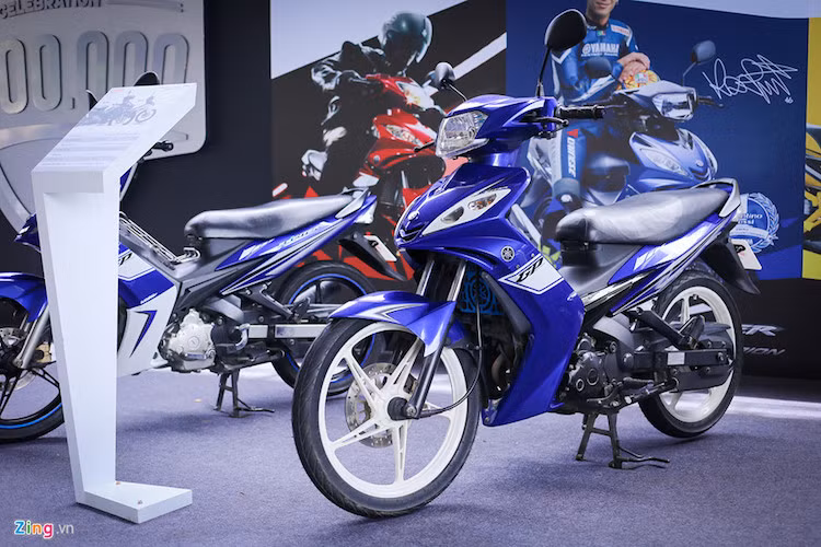 Dòng xe này đánh đúng tâm lý của những người yêu thích xe thể thao, khao khát sở hữu một chiếc xe côn tay sau khi những dòng xe số 2 thì tại Việt Nam không còn phổ biến. Phiên bản GP mang màu sơn xanh da trời-trắng, màu sơn chủ đạo của đội đua MotoGP Yamaha thời còn hợp tác cùng Fiat.