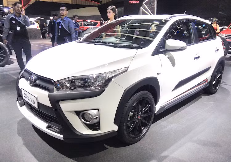 Về hệ động lực, Yaris Haykers không khác gì so với phiên bản thường. Xe vẫn được trang bị động cơ 2NR-FE Dual VVT-i dung tích 1496 cc, kết hợp với hệ dẫn động cầu trước cùng 2 lựa chọn hộp số sàn hoặc CVT vô cấp.
