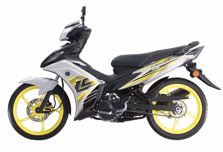 Về động cơ, Y135LC 2017 vẫn tiếp tục "trung thành" với khối máy xi-lanh đơn 4 kỳ SOHC 4 van làm mát bằng chất lỏng, dung tích thực 134 cc. Động cơ này sử dụng chế hòa khí thay vì hệ thống phun xăng điện tử, cho công suất tối đa 11,97 mã lực tại 8500 rpm và mô-men xoắn cực đại 11,79 Nm tại 5500 rpm.