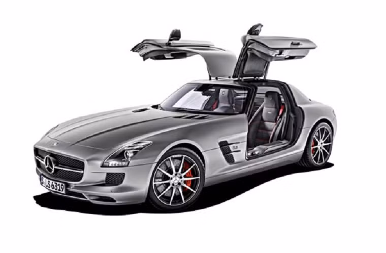 2. Mercedes SLS AMG: Dòng xe thể thao này đã biến mất lần thứ hai trong năm nay, sau gần 60 năm từ những bước đi đầu tiên.