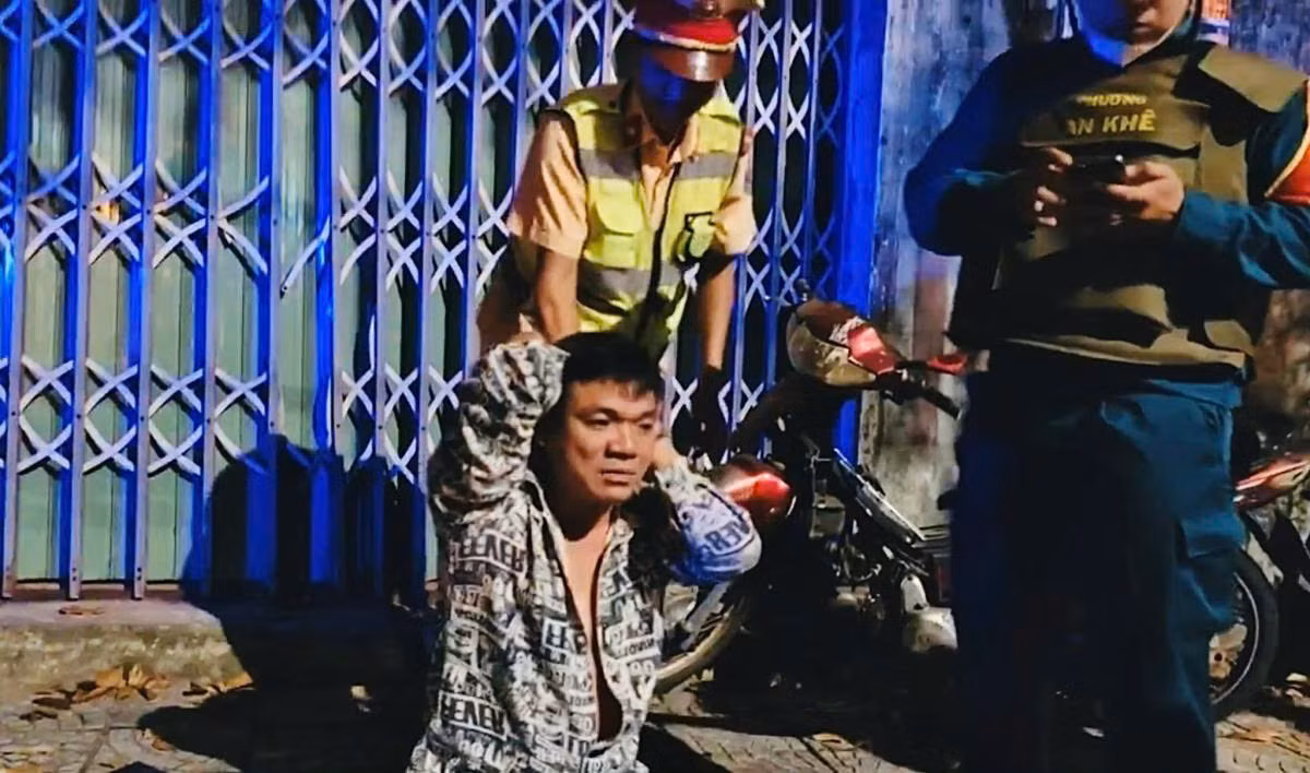 Tam giu hinh su doi tuong cam hung khi tan cong CSGT Da Nang