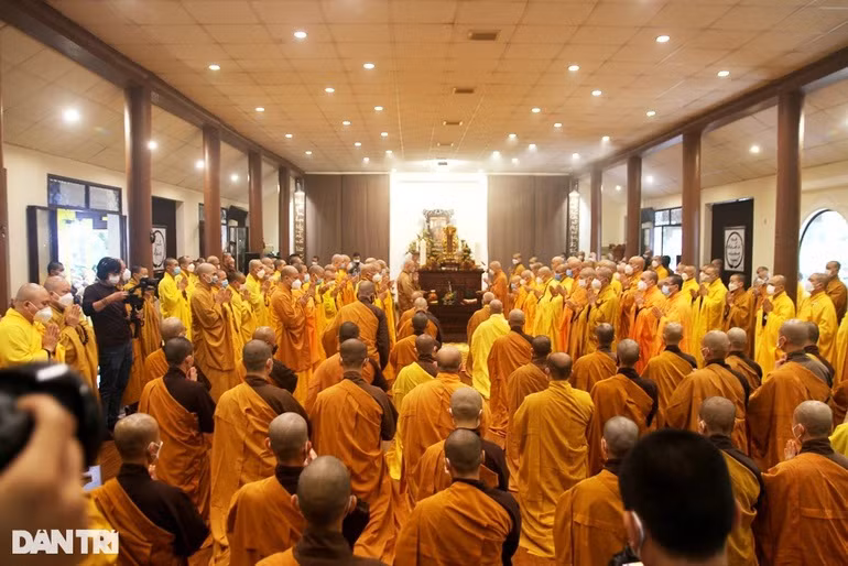 Hình ảnh tại lễ nhập kim quan Thiền sư Thích Nhất Hạnh - Hình 11 Hinh anh tai le nhap kim quan Thien su Thich Nhat Hanh-Hinh-11