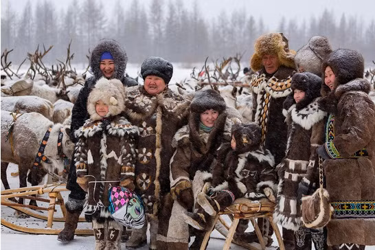 7. Người Evenk sống ở Đông Siberia, từ sông Yenisei đến biển Okhotsk. Khoảng 40.000 người Evenk sống ở Nga, với con số tương tự ở Trung Quốc.