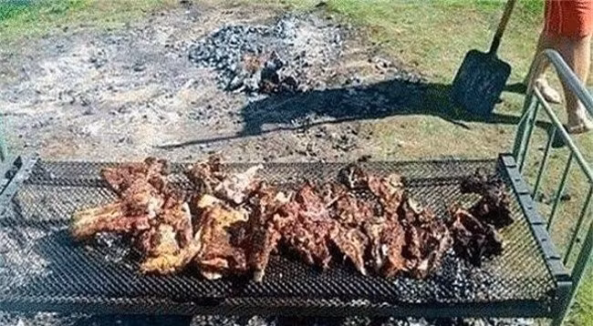 Giường ngoài mục đích để ngủ còn có thể làm bếp nướng.