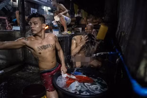 Kinh hai canh tu nhan chen chuc trong nha tu Philippines-Hinh-9