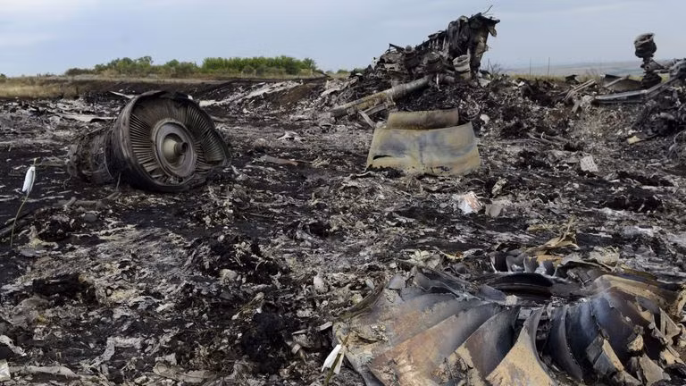 Hay, máy bay mang số hiệu MH17 bị tên lửa bắn trúng vào lúc 17h17. Vào thời điểm gặp nạn, chiếc máy bay này hoạt động được 17 năm.