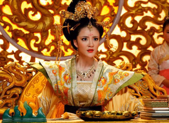 Khi Tống Quang Tông mở ra, nhìn thấy thứ bên trong liền sợ hãi, thậm chí suýt ngất. Về sau, nhà vua cho người tìm hiểu thì mới biết đó là bàn tay của cung nữ mà ông từng khen ngợi.