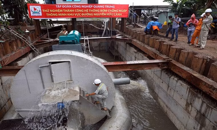 Sau những trận mưa lớn ở TP.HCM trong mùa mưa vừa qua, siêu máy bơm đã phát huy tác dụng khiến người dân TP vô cùng phấn khởi.