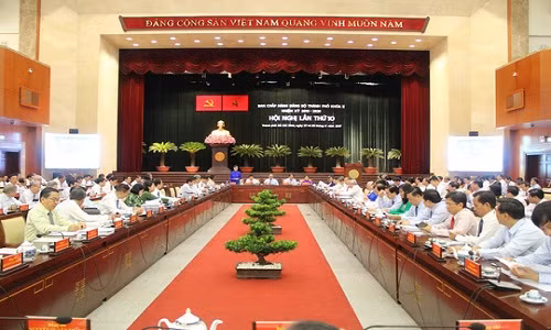 TPHCM: Ky luat nguyen Bi thu va nhieu can bo chu chot Quan uy Tan Phu