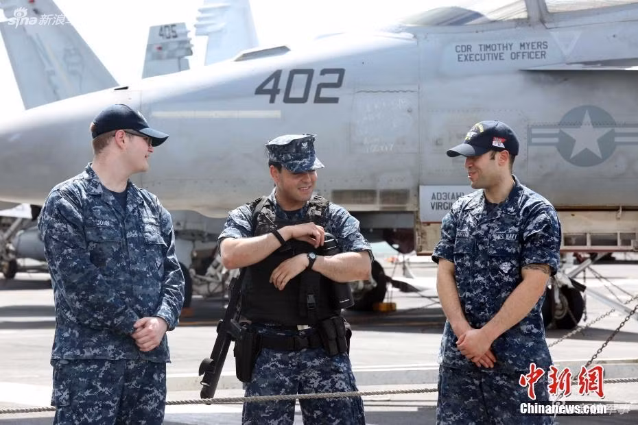 USS Ronald Reagan có chiều dài lên tới 332 mét, lườn rộng 40,8 mét và có độ mớm nước tối đa 12,5 mét. Tàu được trang bị 2 động cơ hạt nhân loại A4W Westinghouse, cung cấp khoảng 260.000 sức đẩy cho tàu hoạt động. Nguồn ảnh: Chinanews.
