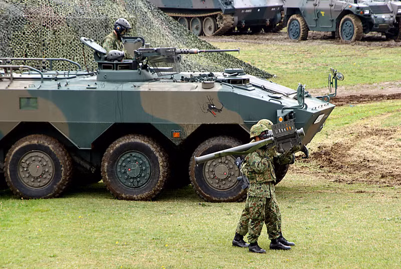 Giống với FIM-92, Shiki 91 có thể triển khai được trên nhiều nền tảng phóng khác nhau mà chỉ cần một vài thiết bị mở rộng đơn giản. Shiki 91 cũng có thể triển khai trên các máy bay trực thăng hạng nhẹ, cung cấp khả năng chiến đấu không đối không cho nhiều loại trực thăng chở quân, trực thăng vận tải thông thường. Nguồn ảnh: Taihake.