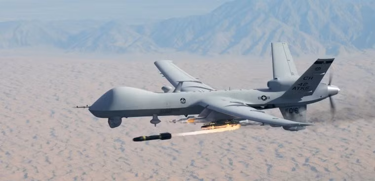 Ra đời từ năm 2001 và được sản xuất hàng loạt bắt đầu từ năm 2007. MQ-9 Reaper là chiếc máy bay không người lái trinh sát-tấn công hiện đại nhất thế giới tính đến thời điểm này. Tới năm 2014, đã có tổng cộng 163 chiếc MQ-9 được sản xuất. Nguồn ảnh: Tech.