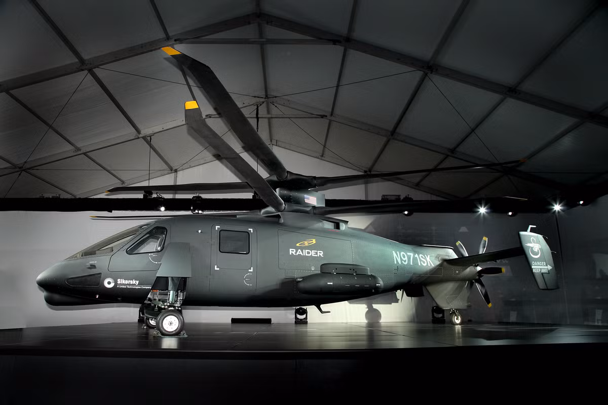 Nếu Sikorsky S-97 được gia nhập biên chế quân đội Mỹ thì đây cũng sẽ là chiếc trực thăng sử dụng cơ cấu cánh quạt đồng trục đầu tiên của quốc gia này. Tính tới thời điểm hiện tại, đã có tổng cộng 3 chiếc Sikorsky S-97 bản thử nghiệm được ra đời. Nguồn ảnh: Raider.