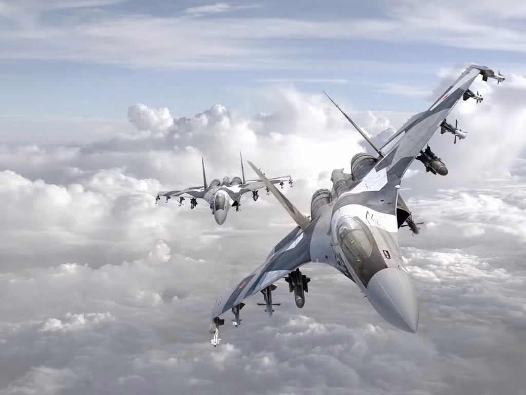 Số lượng vũ khí tối đa mà Su-35 có thể mang theo vào khoảng 8 tấn vũ khí. Hiện tại, ngoài Nga ra chỉ mới có Trung Quốc sở hữu máy bay Su-35 trong biên chế lực lượng mình, tuy nhiên đang có rất nhiều quốc gia trên thế giới xếp hàng đặt mua chiến đấu cơ này từ Nga. Nguồn ảnh: Pinterest.