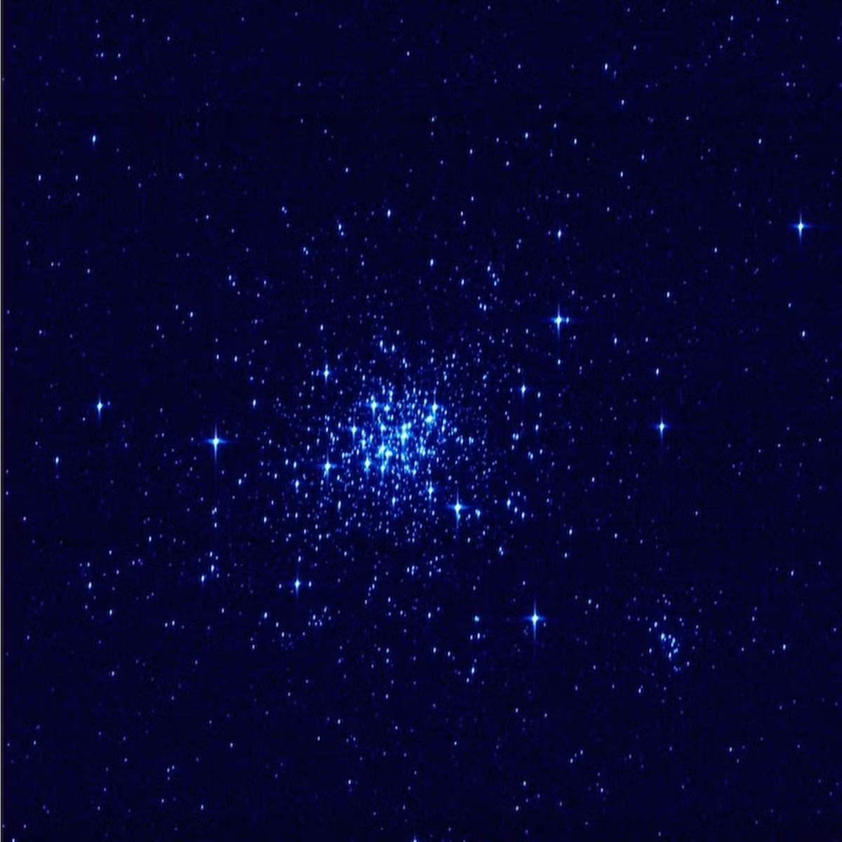 Ảnh cận cảnh cụm sao trẻ NGC1818 nằm trong đám mây Magellanic kế cận thiên hà Milky Way.