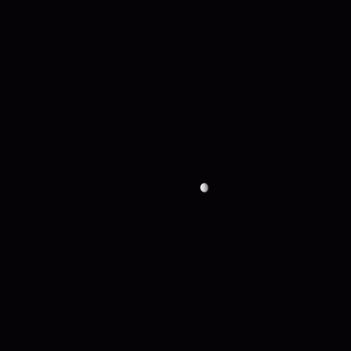 Hành tinh lùn Ceres được nhìn thấy từ khoảng cách 238.000 dặm (383.000 km). Nguồn ảnh: Space.com