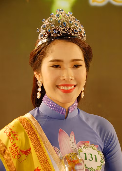 Năm 2015, Nam Em trở thành Hoa khôi Đồng bằng sông Cửu Long. Ảnh: Người lao động