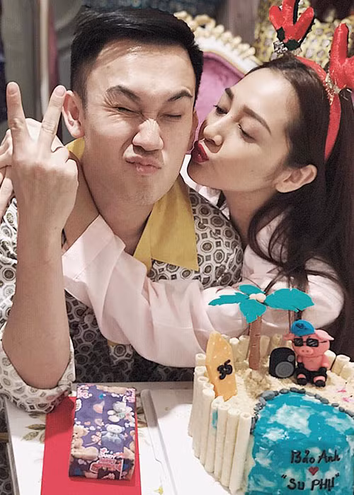 Bảo Anh nhanh chóng lấy lại tinh thần sau khi cuộc tình với Hồ Quang Hiếu tan vỡ. Cô miệt mài đi diễn, ra sản phẩm âm nhạc và dành thời gian cho gia đình, bạn bè.