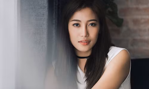 Phan Ngân trải lòng về tin được đại gia chống lưng và chuyện bị gạ gẫm tình dục trong showbiz.