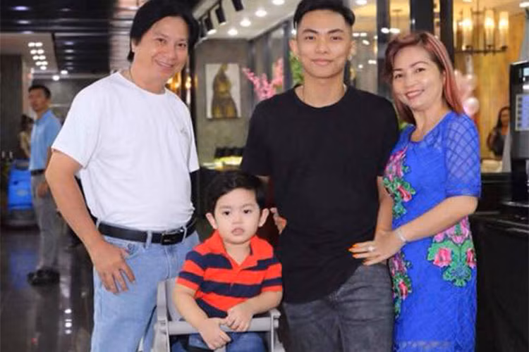  Hot Face sao Việt 24h: Phan Hiển gửi lời yêu thương đến mẹ của anh: “Con yêu mẹ nhiều lắm. Con hạnh phúc vì con là con của mẹ - một người mẹ đảm đang và nhân hậu”.