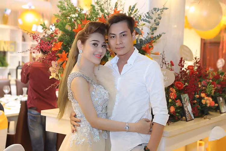  Hot Face sao Việt 24h: Lâm Khánh Chi đăng tải hình ảnh bên ông xã.