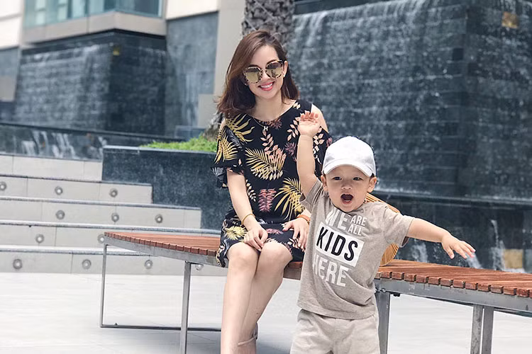Ly Kute hạnh phúc chứng kiến cậu con trai kháu khỉnh của mình lớn lên mỗi ngày.