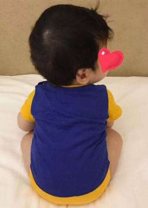 Trần Nghiên Hy được khen khéo chăm con. Bé Tiểu Tinh Tinh rất bụ bẫm, đáng yêu.