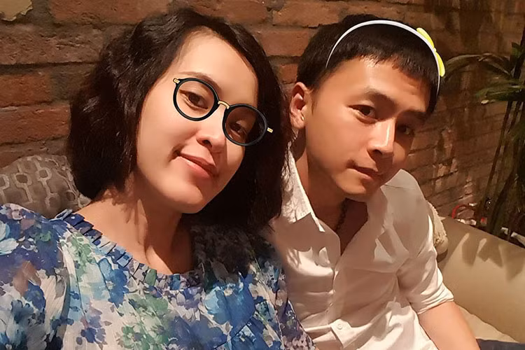 Vợ chồng sao Việt Tú Vi - Văn Anh hồi hộp chờ đợi con đầu lòng chào đời.