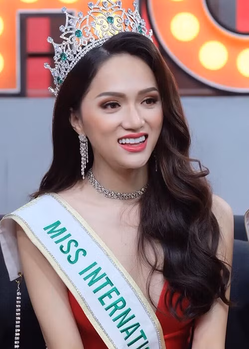 Tân Hoa hậu Chuyển giới Quốc tế thu hút sự chú ý bởi nhan sắc xinh đẹp. Ảnh: Fanpage