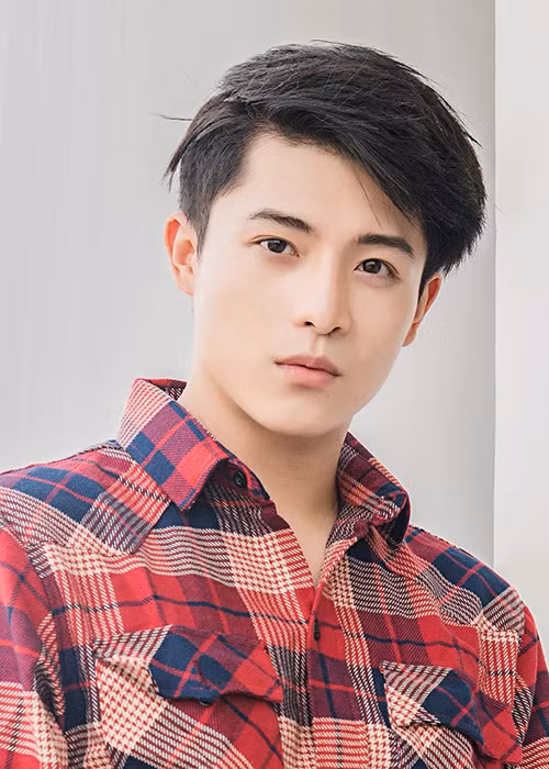 Gần đây, Harry Lu tích cực cập nhật hình ảnh của mình đến người hâm mộ. Ảnh: Fanpage