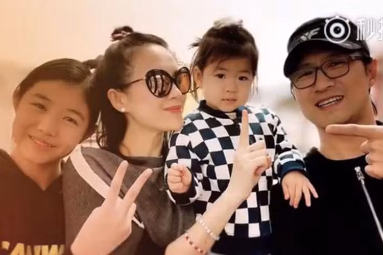 Nữ diễn viên phim "Thập diện mai phục" hiện có tổ ấm hạnh phúc khiến nhiều người ngưỡng mộ. Ảnh: Weibo