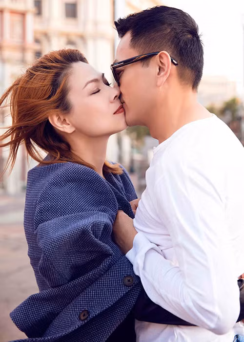 Mới đây, Thanh Thảo cho hay cô và bạn trai Việt kiều đã là vợ chồng trong suốt hơn một năm qua.