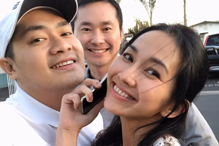Kim Hiền cảm ơn Minh Luân vì món ăn miền Tây cá lóc khô và nước mắm.