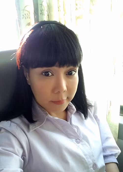 Việt Hương hóa thân nữ sinh là một trong những tin tức sao Việt trong ngày 29/3.