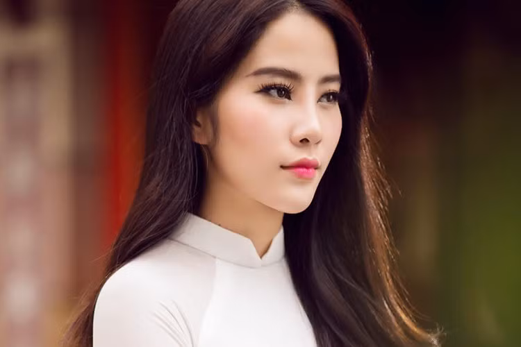 Trước áp lực lớn, Nam Em nhận sai và gửi lời xin lỗi Trường Giang cùng Nhã Phương. Ảnh: FBNV