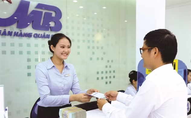 Tien gui khach hang cua MBB tang truong am, no xau lai tang cao