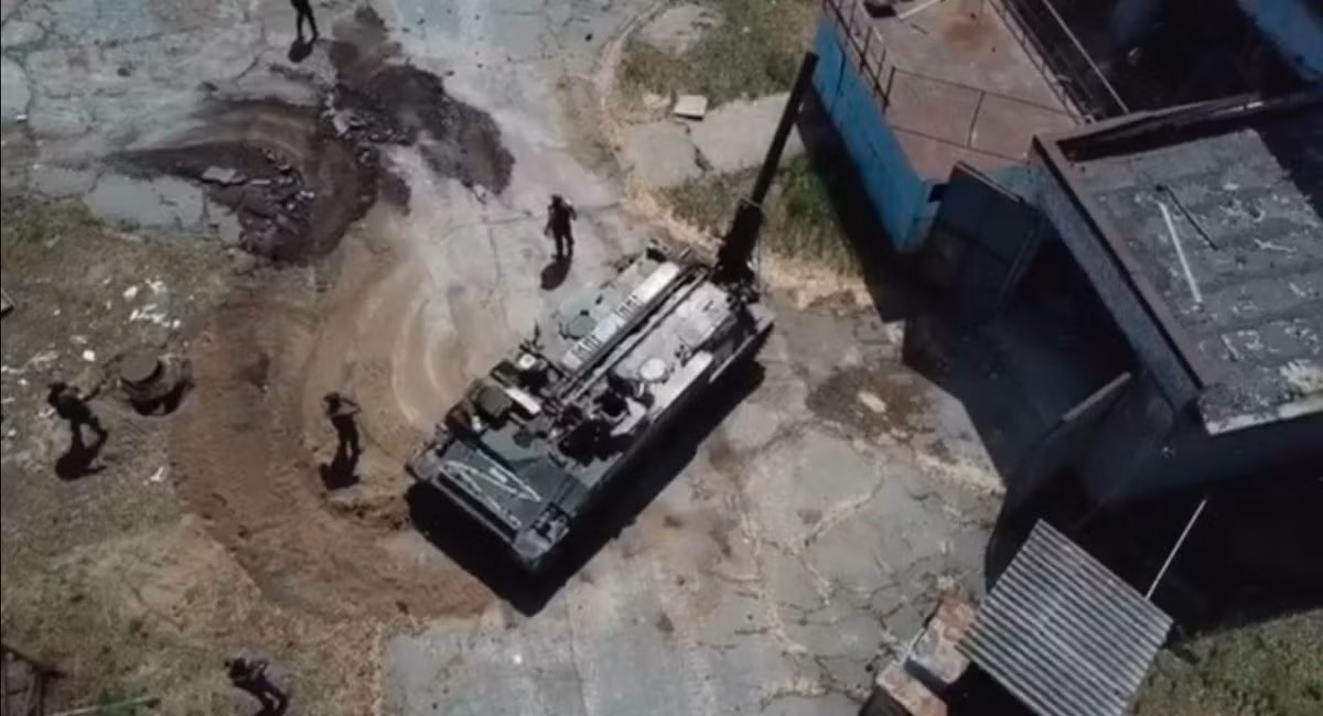 Ukraine tuyên bố khắc chế thành công pháo tầm xa Pion của Nga - Hình 2 Ukraine tuyen bo khac che thanh cong phao tam xa Pion cua Nga-Hinh-2