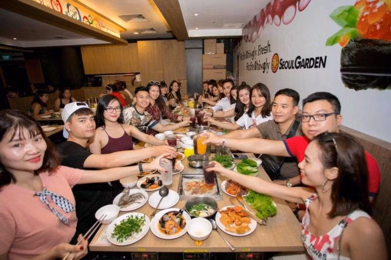 Cường Anh chi lớn cho hàng trăm đại lý cao cấp du lịch Singapore - Hình 3 Cuong Anh chi lon cho hang tram dai ly cao cap du lich Singapore-Hinh-3